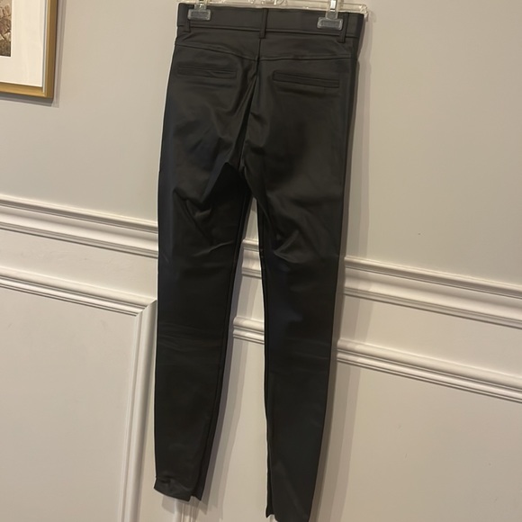 Leather pants! - Picture 3 of 4